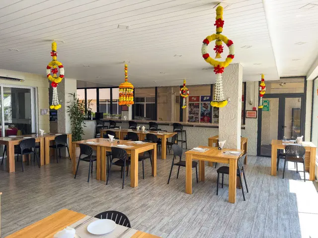 Table Reservation - 8/11